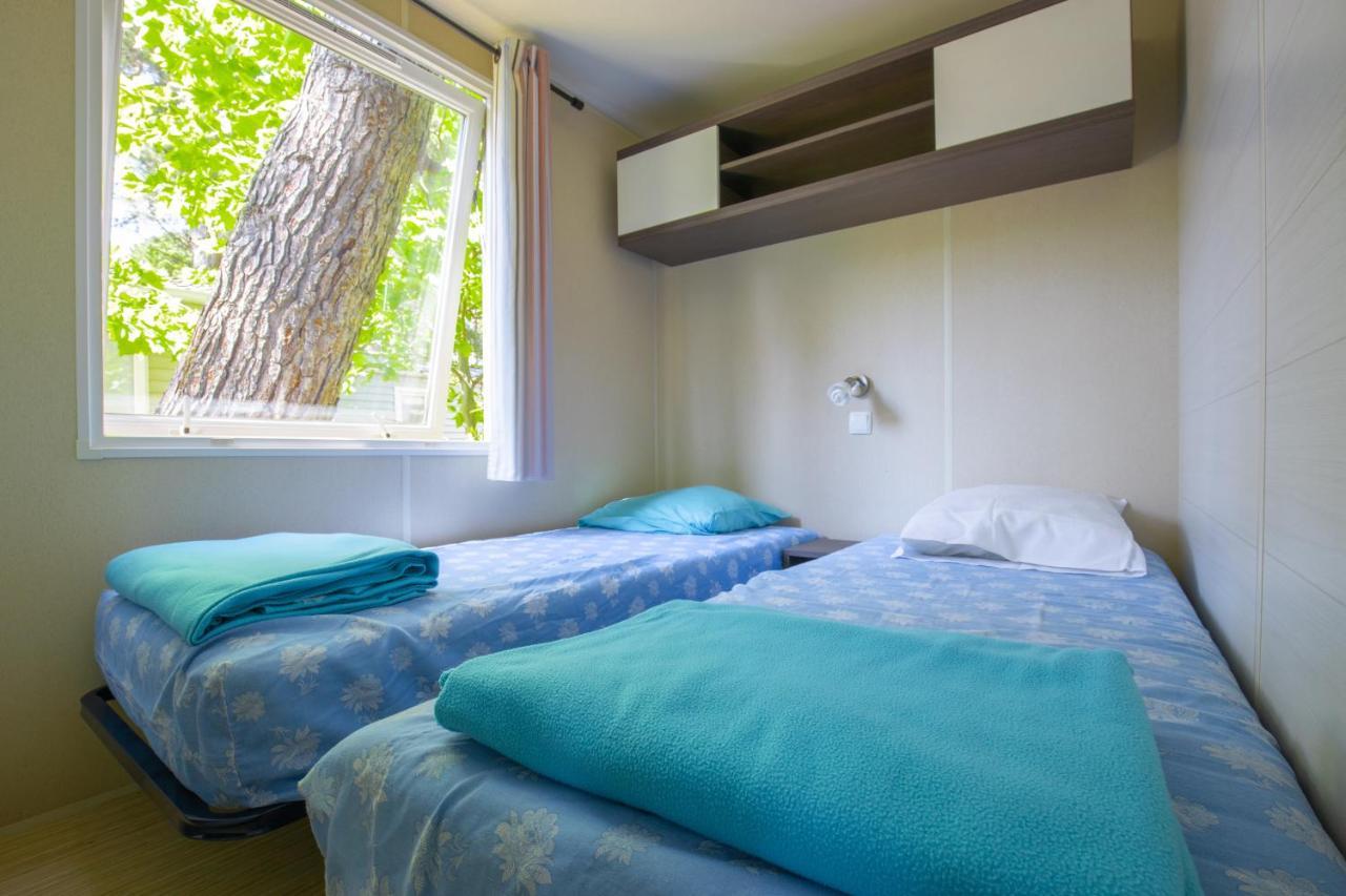 Camping Taxo Les Pins أرجيليه- سور- مير المظهر الخارجي الصورة