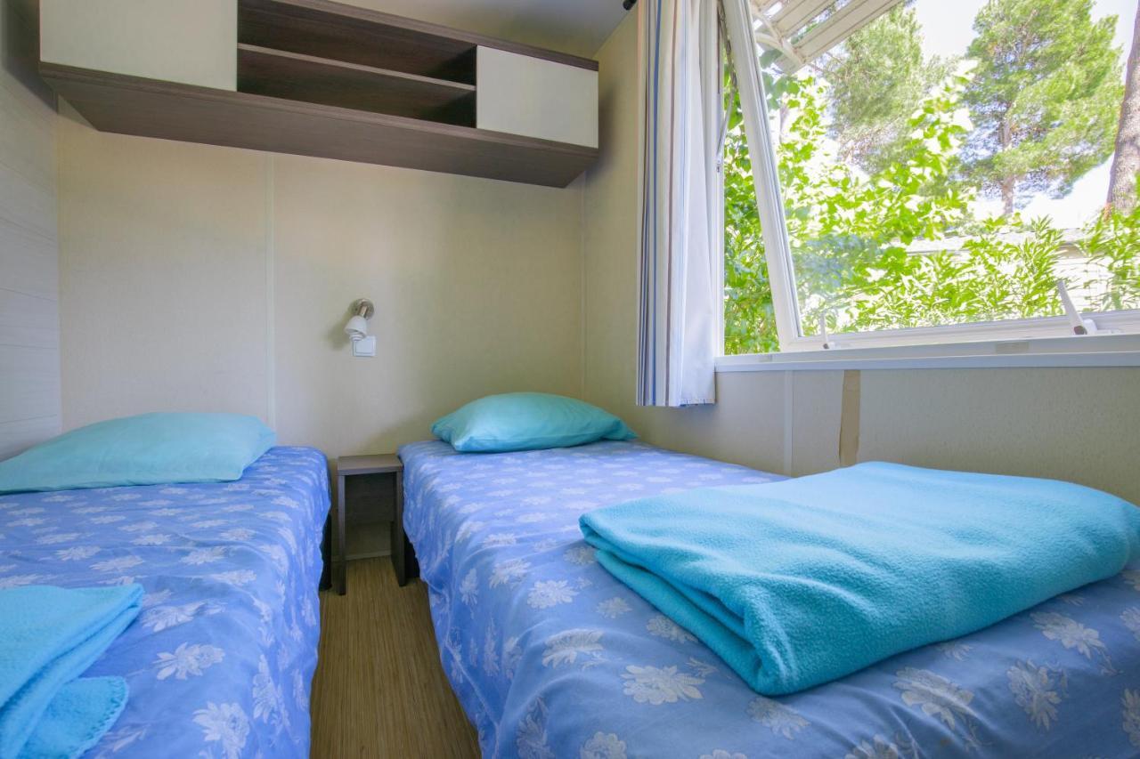 Camping Taxo Les Pins أرجيليه- سور- مير المظهر الخارجي الصورة
