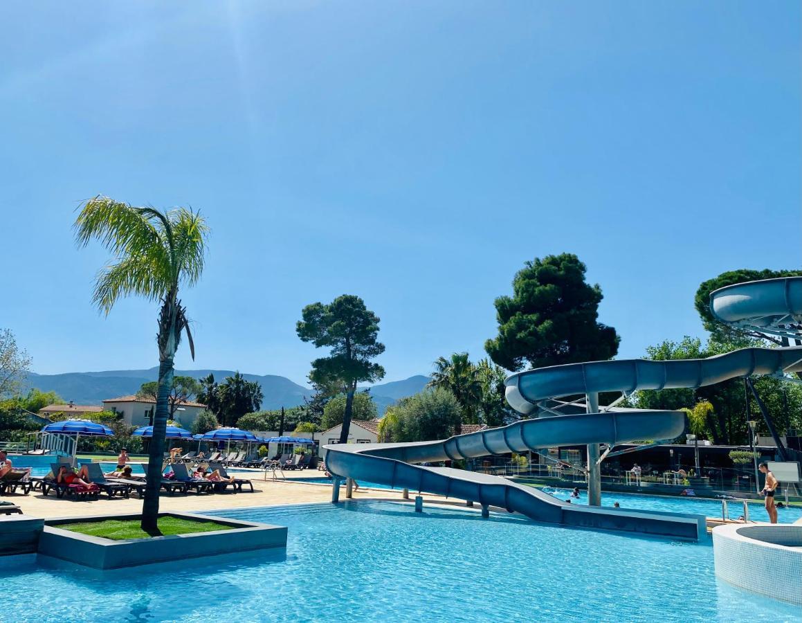 Camping Taxo Les Pins أرجيليه- سور- مير المظهر الخارجي الصورة