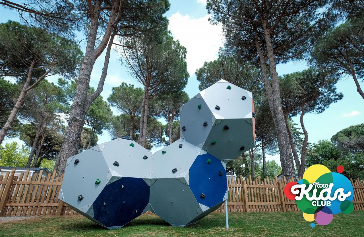 Camping Taxo Les Pins أرجيليه- سور- مير المظهر الخارجي الصورة