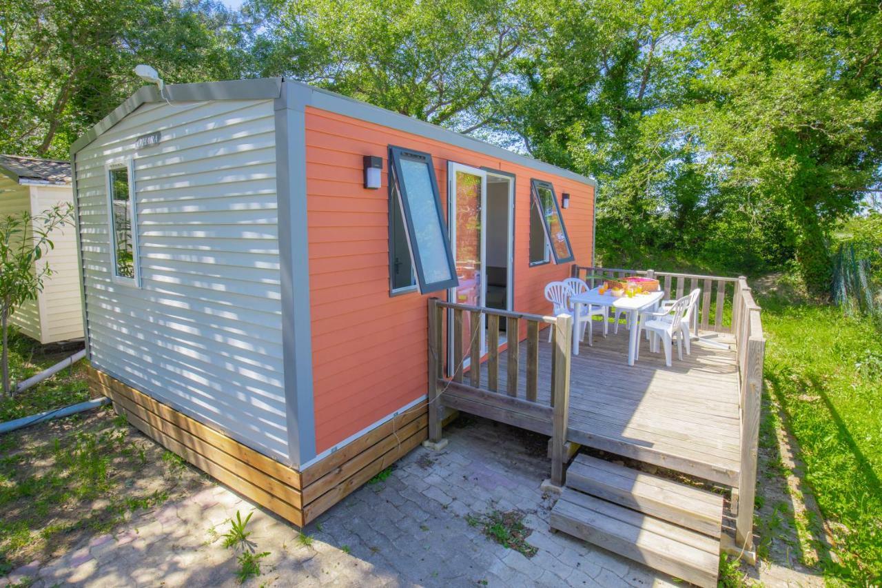 Camping Taxo Les Pins أرجيليه- سور- مير المظهر الخارجي الصورة