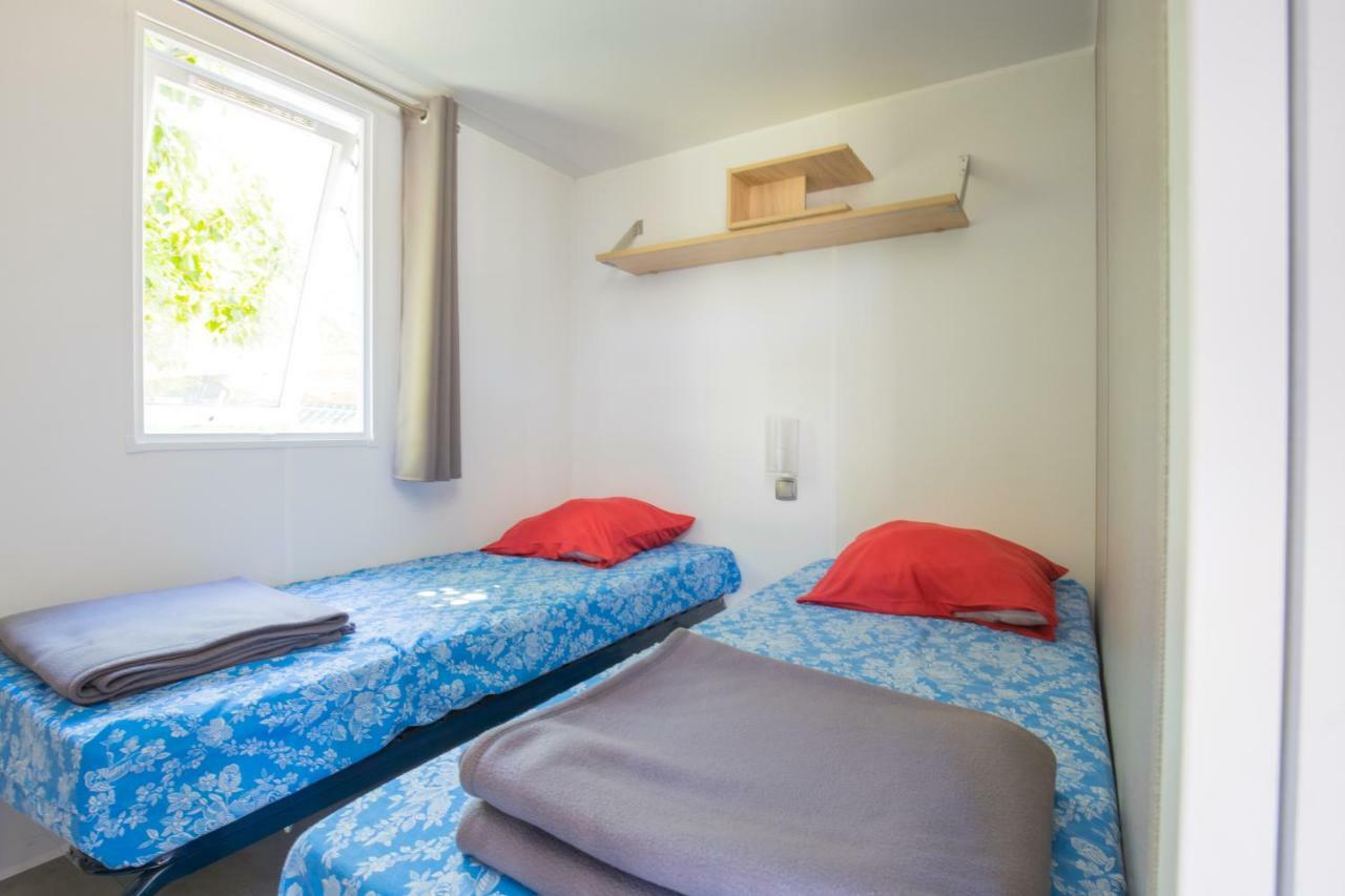 Camping Taxo Les Pins أرجيليه- سور- مير المظهر الخارجي الصورة